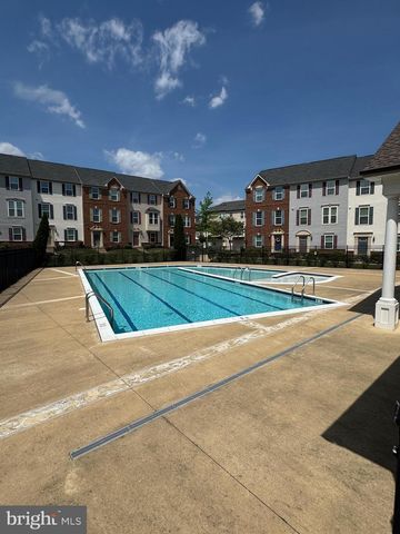 6912 KONA DR, Gainesville, VA 20155