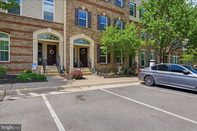 6912 KONA DR, Gainesville, VA 20155