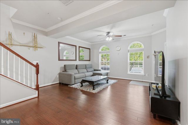 6912 KONA DR, Gainesville, VA 20155