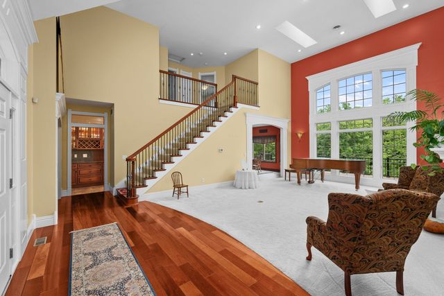 2296 Forest Reed Place, Le Claire, IA 52753