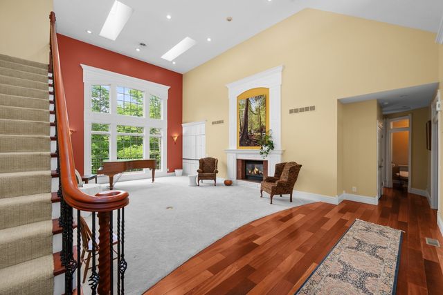 2296 Forest Reed Place, Le Claire, IA 52753