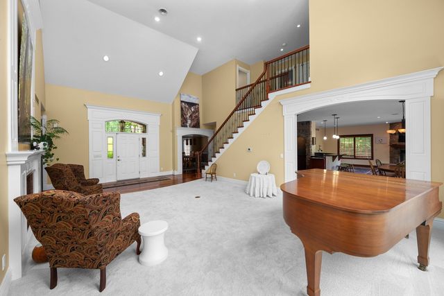2296 Forest Reed Place, Le Claire, IA 52753