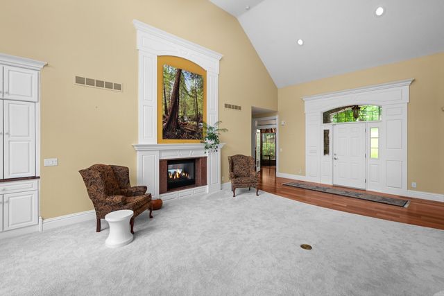 2296 Forest Reed Place, Le Claire, IA 52753