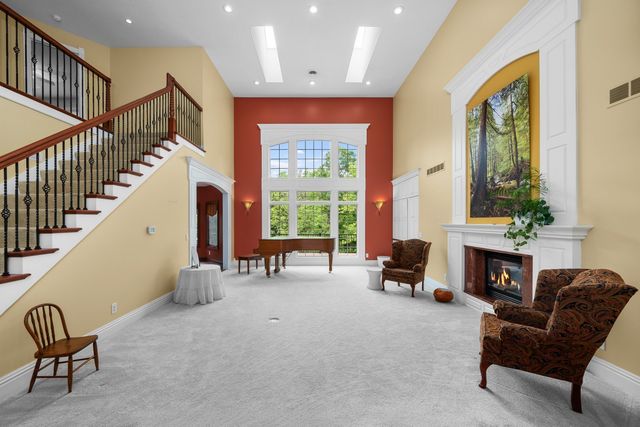2296 Forest Reed Place, Le Claire, IA 52753