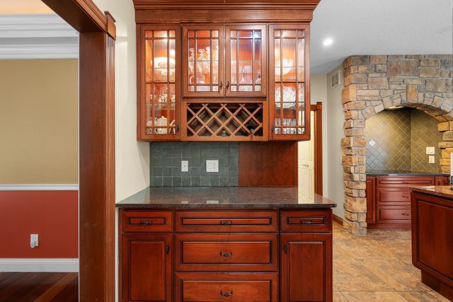 2296 Forest Reed Place, Le Claire, IA 52753
