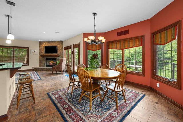 2296 Forest Reed Place, Le Claire, IA 52753
