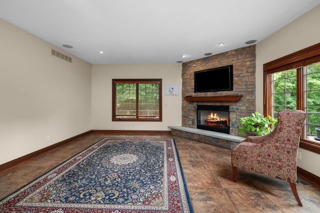 2296 Forest Reed Place, Le Claire, IA 52753