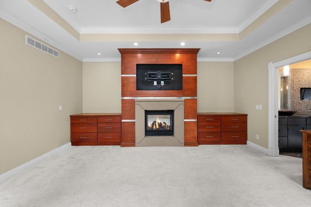 2296 Forest Reed Place, Le Claire, IA 52753