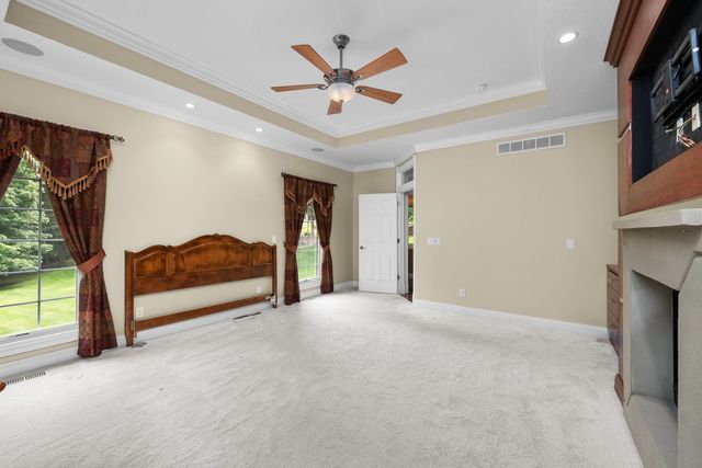 2296 Forest Reed Place, Le Claire, IA 52753