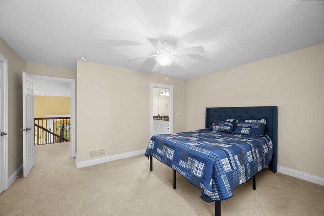 2296 Forest Reed Place, Le Claire, IA 52753