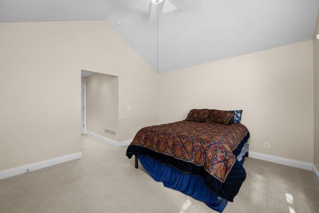 2296 Forest Reed Place, Le Claire, IA 52753