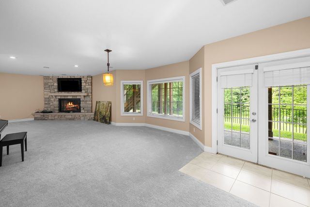 2296 Forest Reed Place, Le Claire, IA 52753