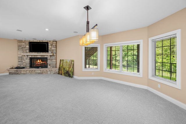 2296 Forest Reed Place, Le Claire, IA 52753