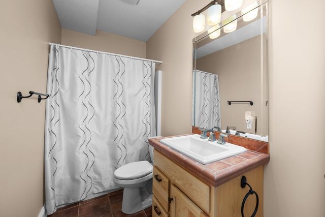 2296 Forest Reed Place, Le Claire, IA 52753