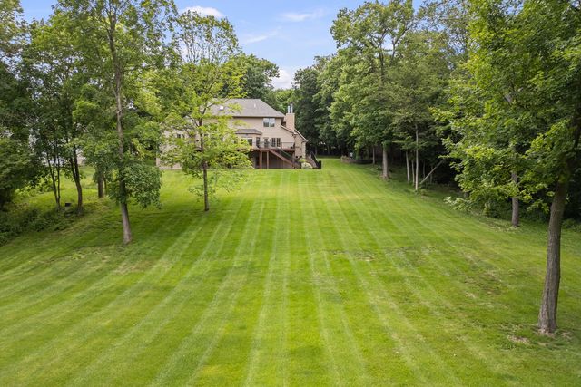 2296 Forest Reed Place, Le Claire, IA 52753