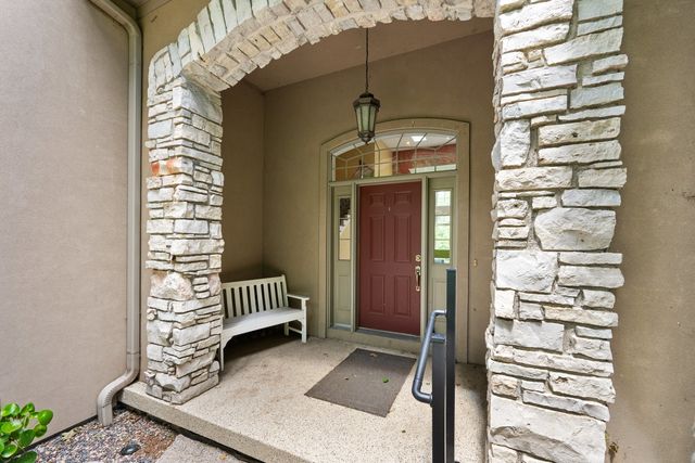 2296 Forest Reed Place, Le Claire, IA 52753