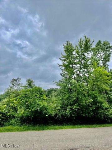 4706 Castlebar Street NW, Canton, OH 44708