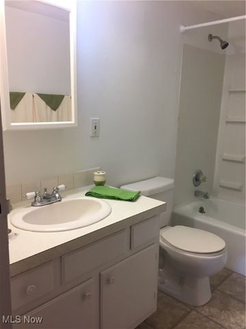 4706 Castlebar Street NW, Canton, OH 44708