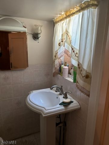 306 E 34Th St, Paterson City, NJ 07504