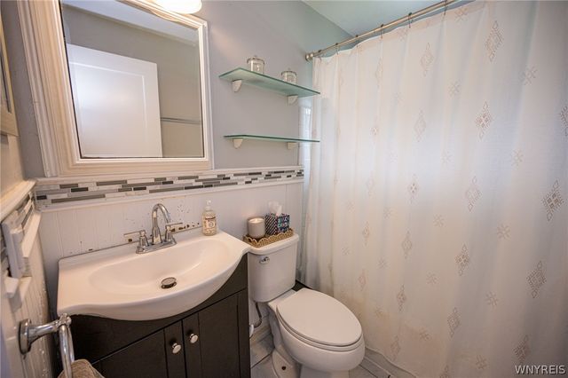 146 Elmsford Drive, West Seneca, NY 14224