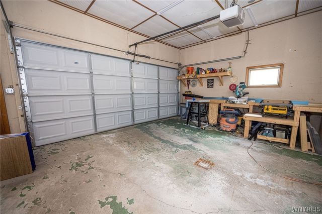 146 Elmsford Drive, West Seneca, NY 14224