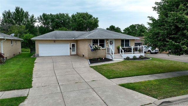 146 Elmsford Drive, West Seneca, NY 14224