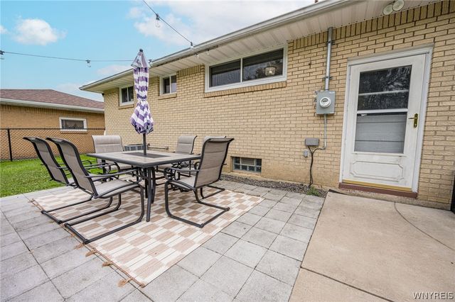 146 Elmsford Drive, West Seneca, NY 14224