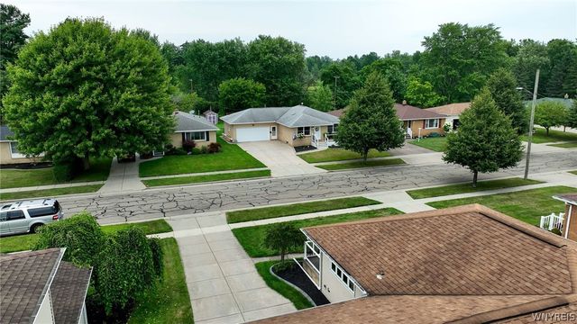 146 Elmsford Drive, West Seneca, NY 14224