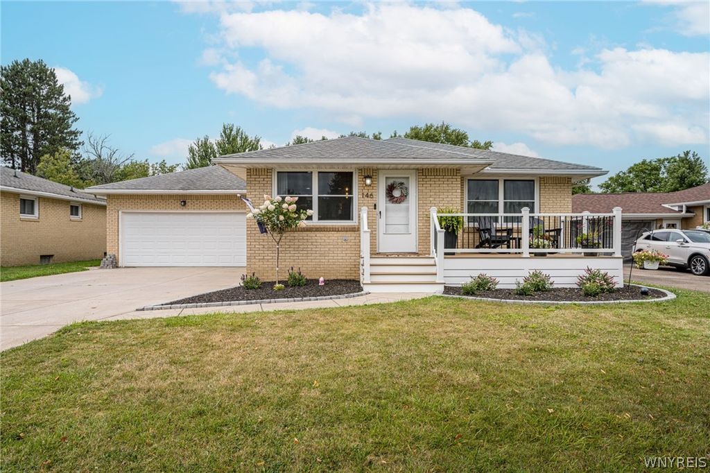 146 Elmsford Drive, West Seneca, NY 14224
