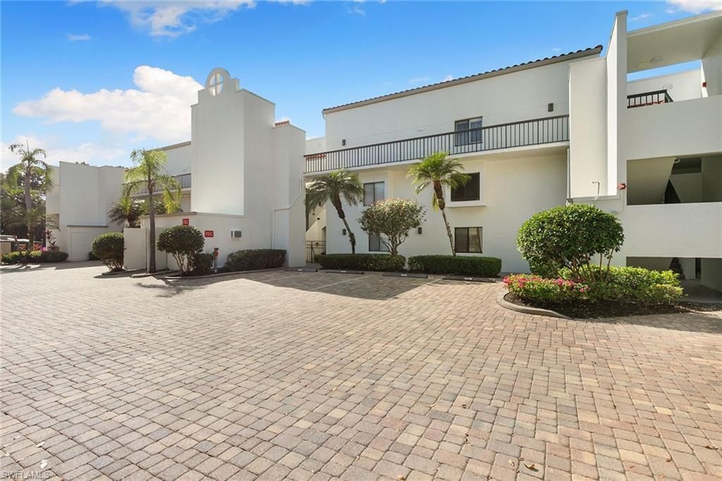 592 Beachwalk CIR N102, NAPLES, FL 34108 — photo 3