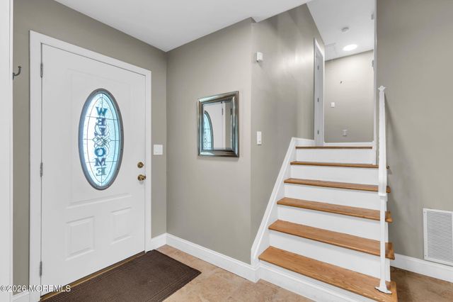 375 Oak Hill Road, Red Bank, NJ 07701