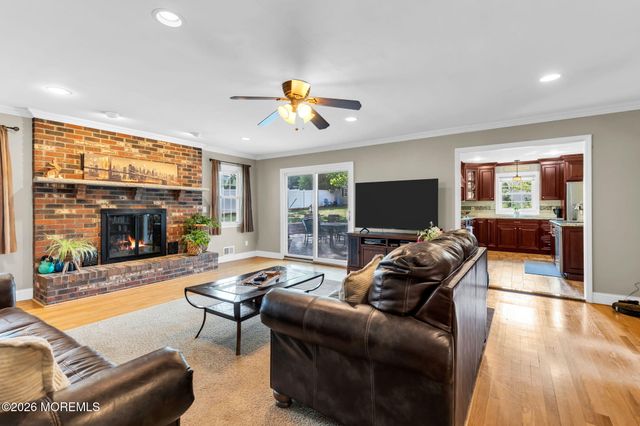 375 Oak Hill Road, Red Bank, NJ 07701