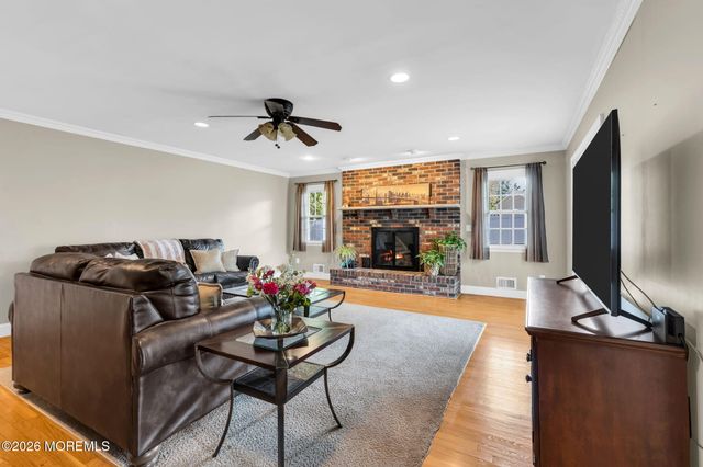 375 Oak Hill Road, Red Bank, NJ 07701