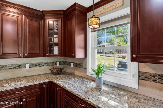375 Oak Hill Road, Red Bank, NJ 07701
