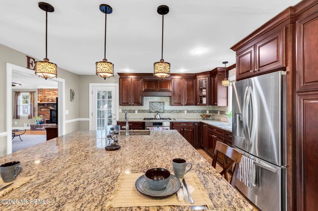 375 Oak Hill Road, Red Bank, NJ 07701