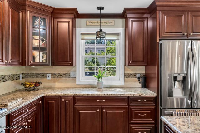 375 Oak Hill Road, Red Bank, NJ 07701