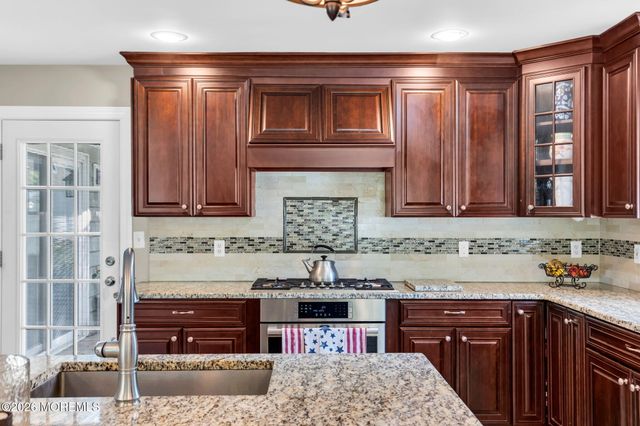 375 Oak Hill Road, Red Bank, NJ 07701