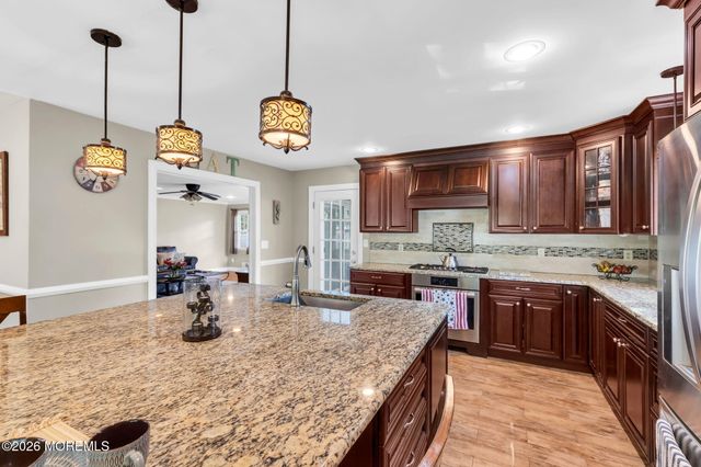 375 Oak Hill Road, Red Bank, NJ 07701