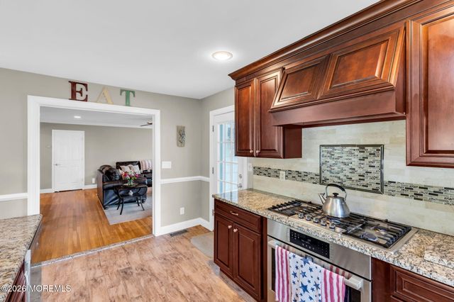 375 Oak Hill Road, Red Bank, NJ 07701