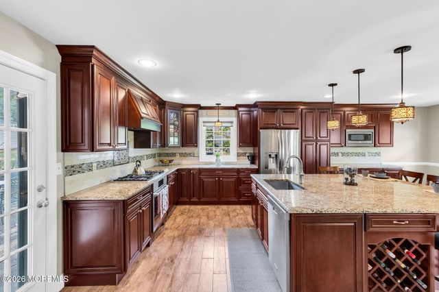 375 Oak Hill Road, Red Bank, NJ 07701