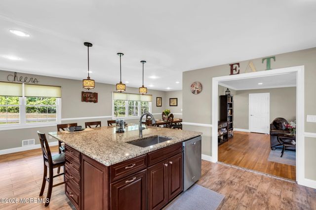 375 Oak Hill Road, Red Bank, NJ 07701