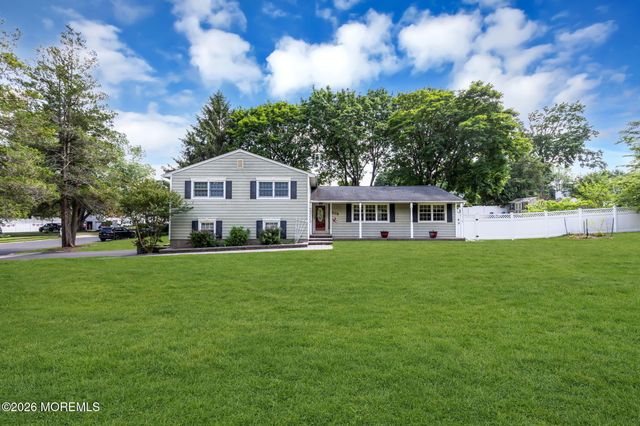 375 Oak Hill Road, Red Bank, NJ 07701