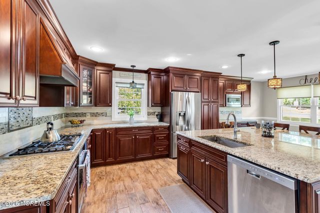 375 Oak Hill Road, Red Bank, NJ 07701