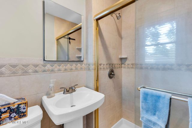 375 Oak Hill Road, Red Bank, NJ 07701
