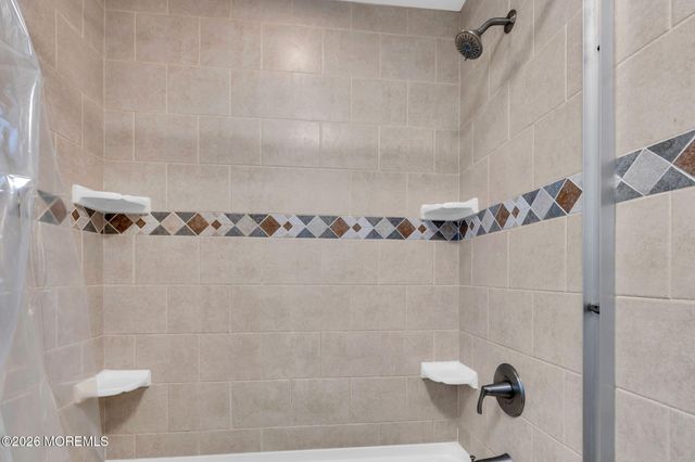 375 Oak Hill Road, Red Bank, NJ 07701