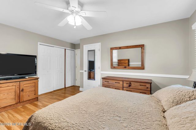 375 Oak Hill Road, Red Bank, NJ 07701