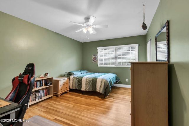375 Oak Hill Road, Red Bank, NJ 07701