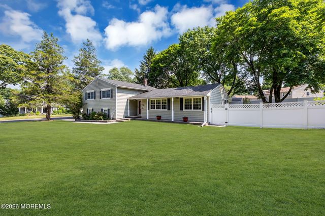375 Oak Hill Road, Red Bank, NJ 07701
