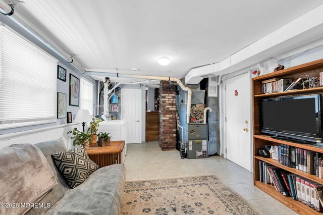 375 Oak Hill Road, Red Bank, NJ 07701