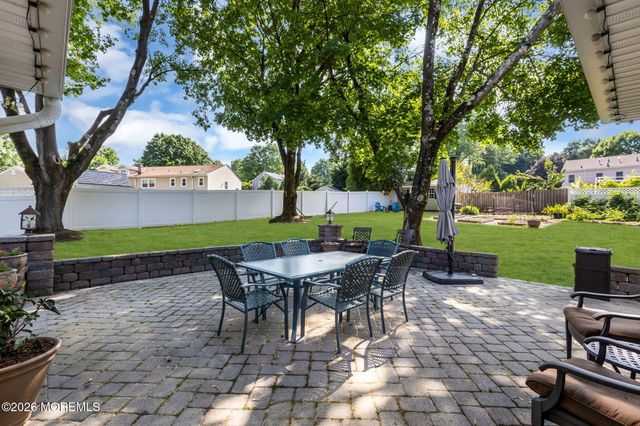 375 Oak Hill Road, Red Bank, NJ 07701